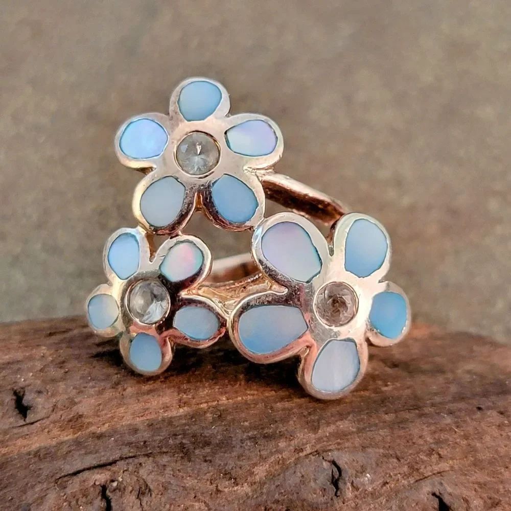 Château d'Argent Sterling Blue Three Flower Mother of Pearl Sterling Ring